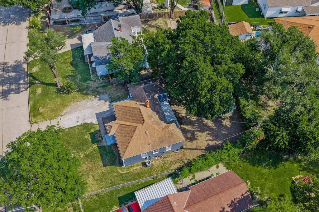 2122 N Erie Avenue Wichita KS 67214