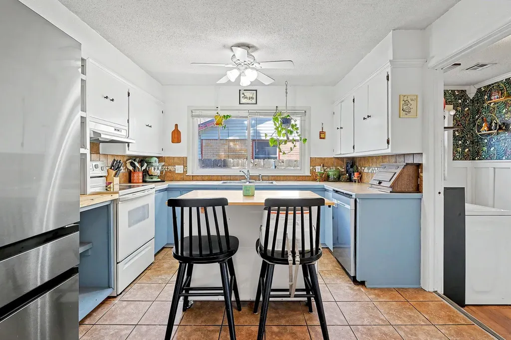 215 W Alexander Haysville KS 67060