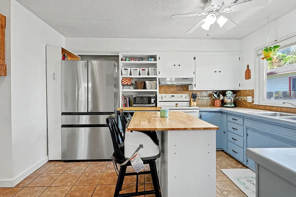 215 W Alexander Haysville KS 67060