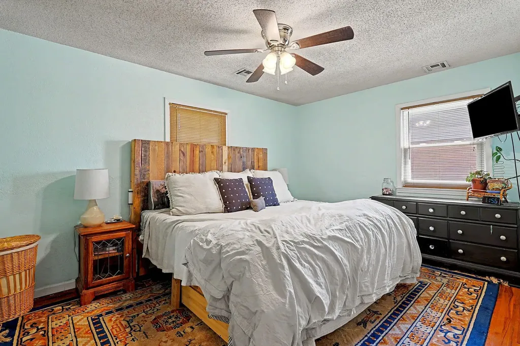 215 W Alexander Haysville KS 67060