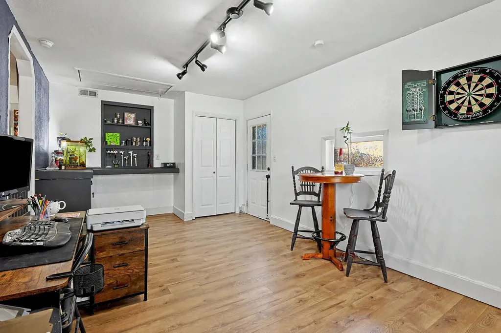 215 W Alexander Haysville KS 67060