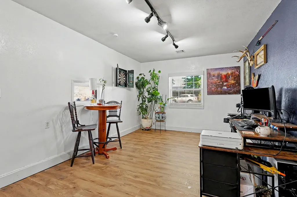 215 W Alexander Haysville KS 67060