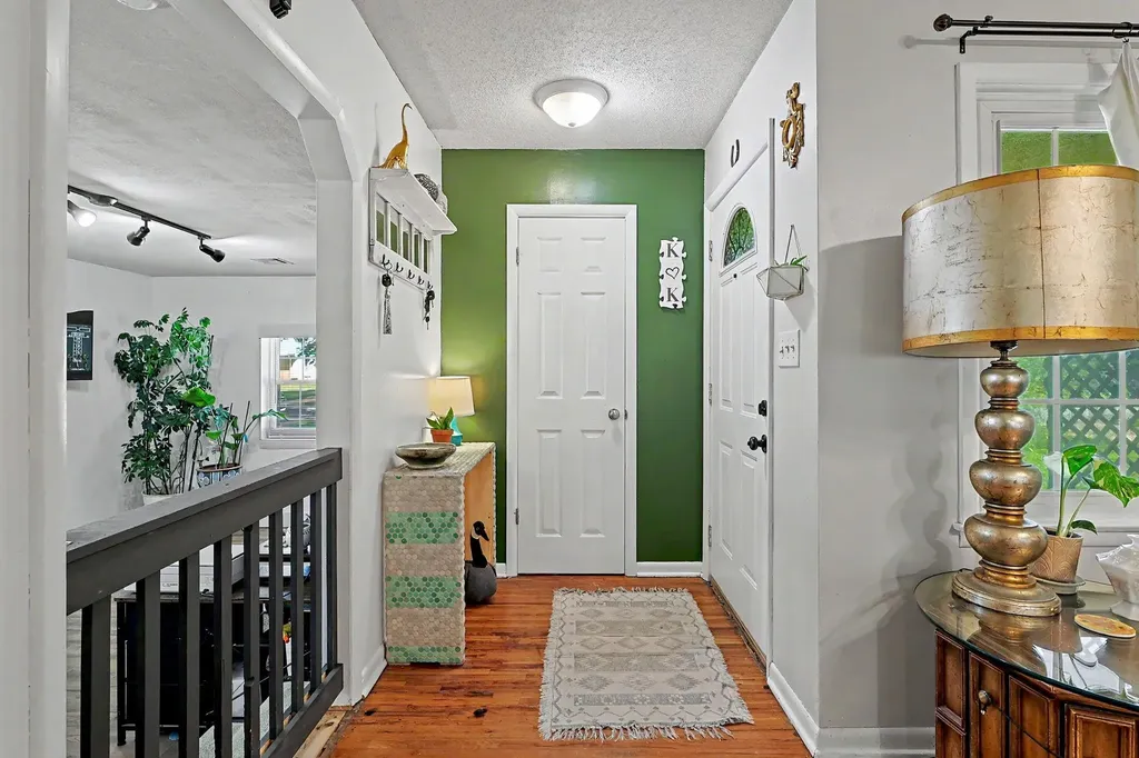 215 W Alexander Haysville KS 67060