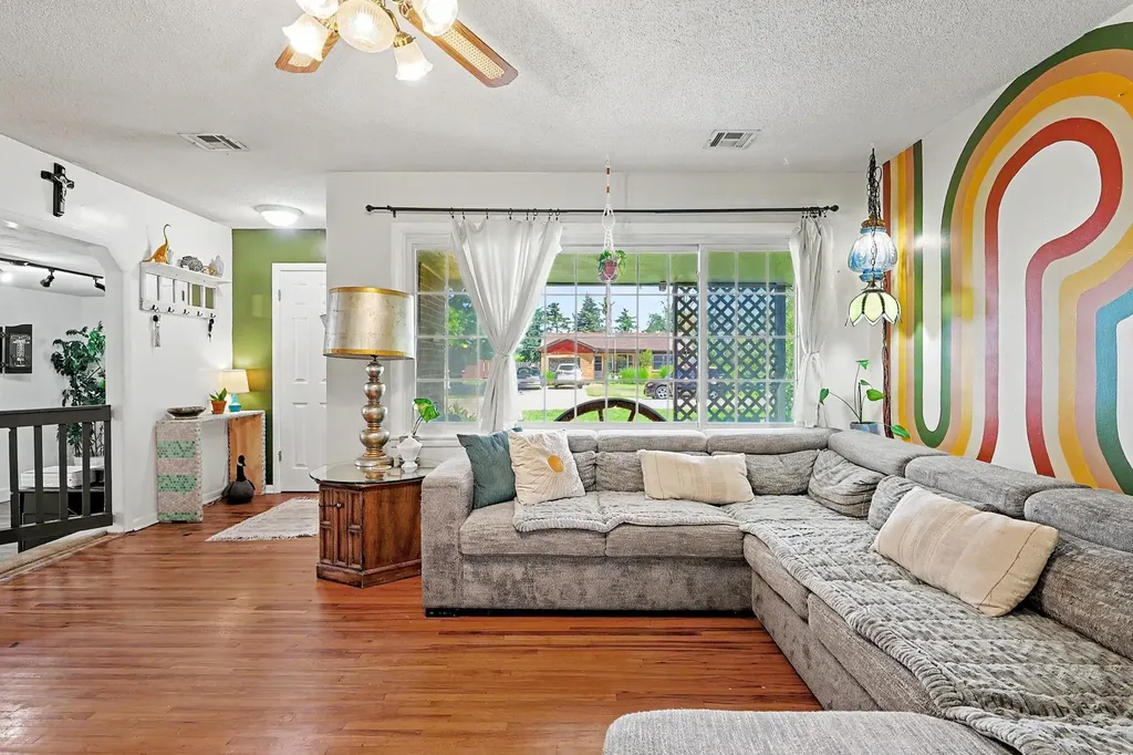 215 W Alexander Haysville KS 67060