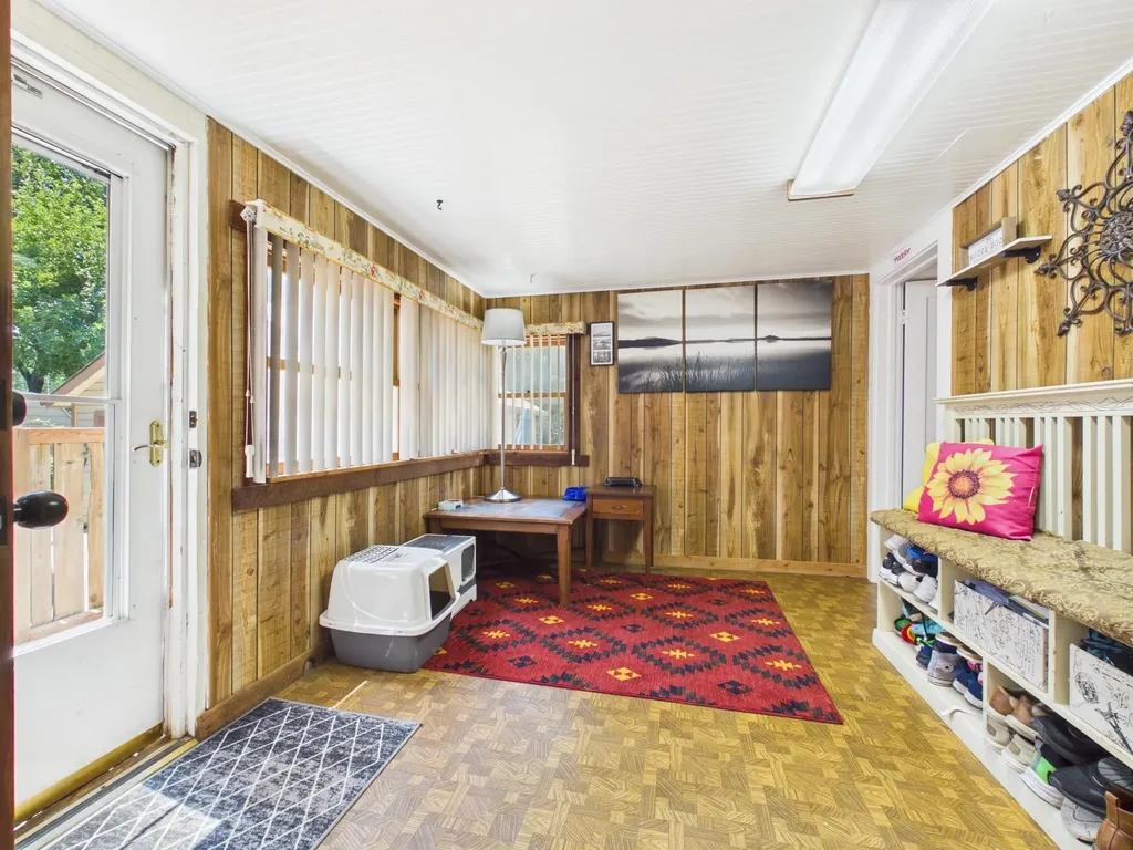 237 S 4th Avenue Clearwater KS 67026