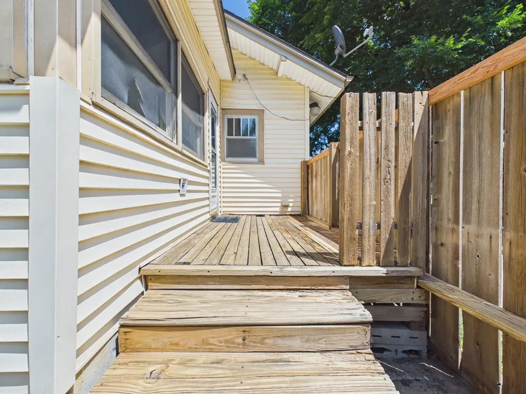 237 S 4th Avenue Clearwater KS 67026