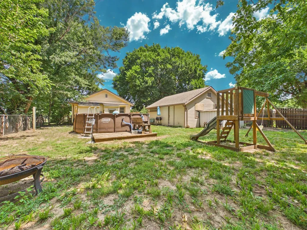 237 S 4th Avenue Clearwater KS 67026
