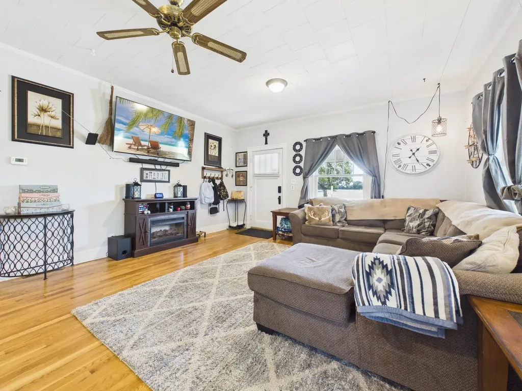237 S 4th Avenue Clearwater KS 67026