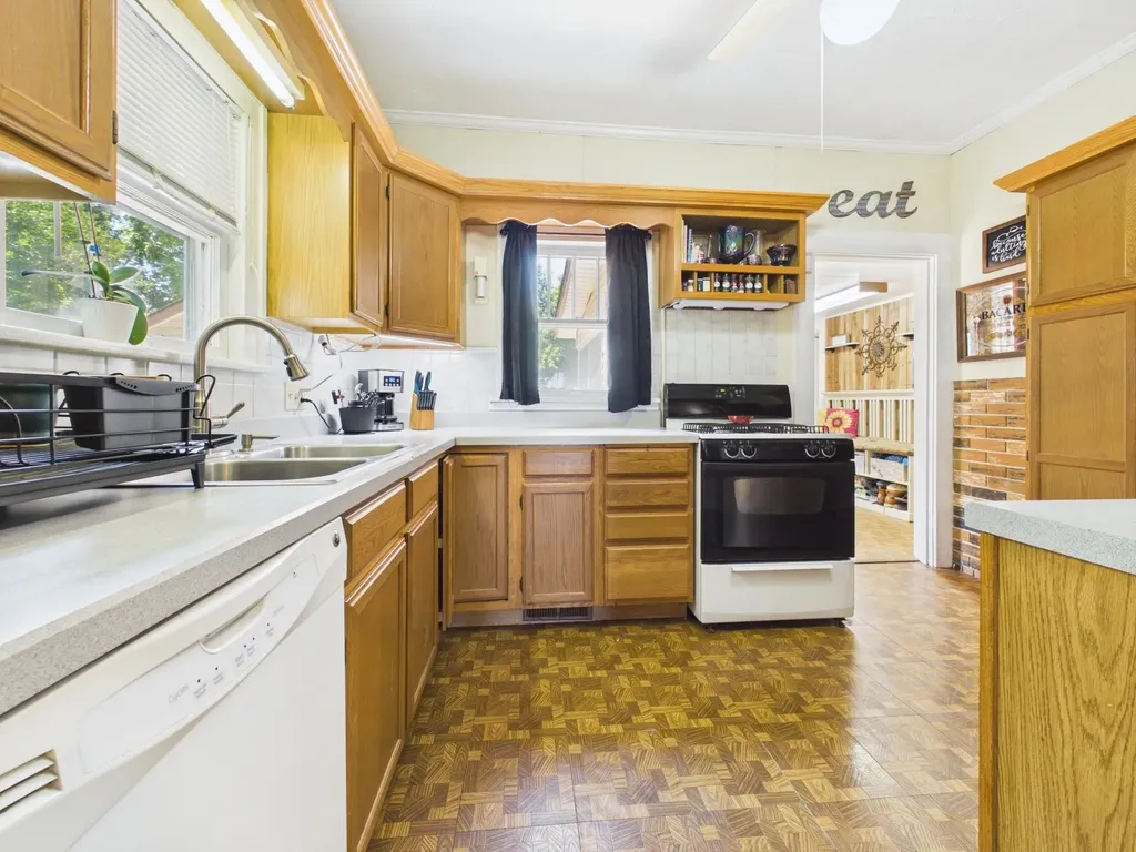 237 S 4th Avenue Clearwater KS 67026