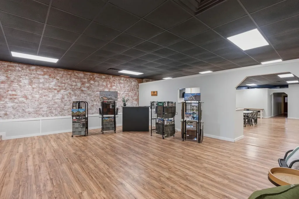 302 N Main Street Newton KS 67114