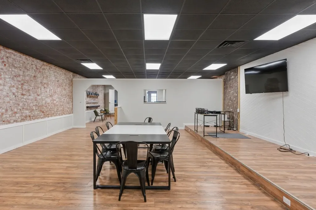 302 N Main Street Newton KS 67114