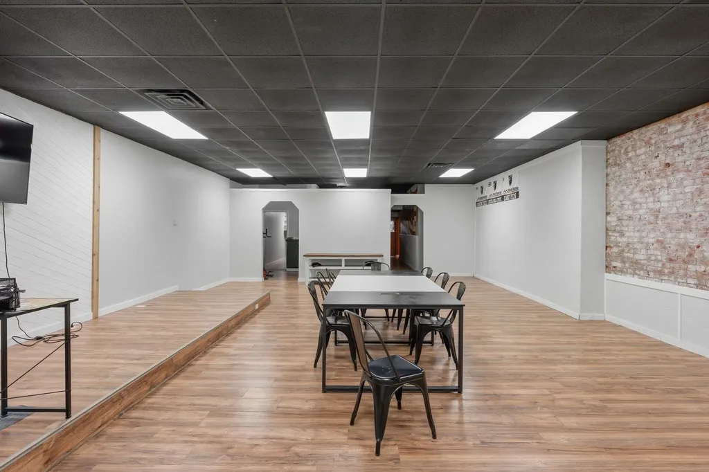 302 N Main Street Newton KS 67114