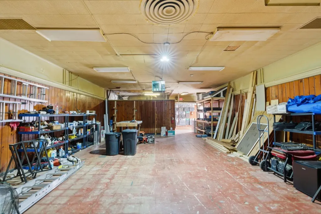 302 N Main Street Newton KS 67114