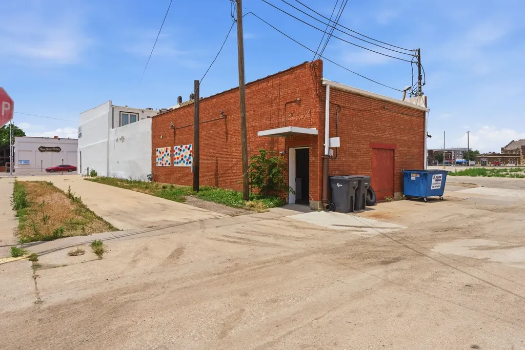 302 N Main Street Newton KS 67114