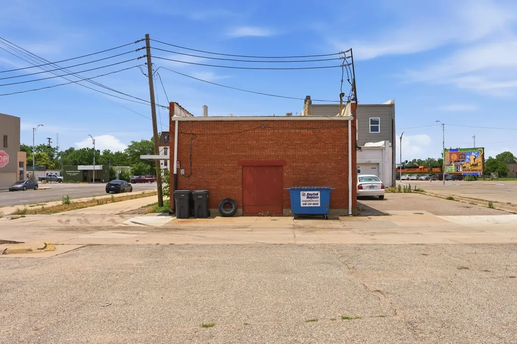 302 N Main Street Newton KS 67114
