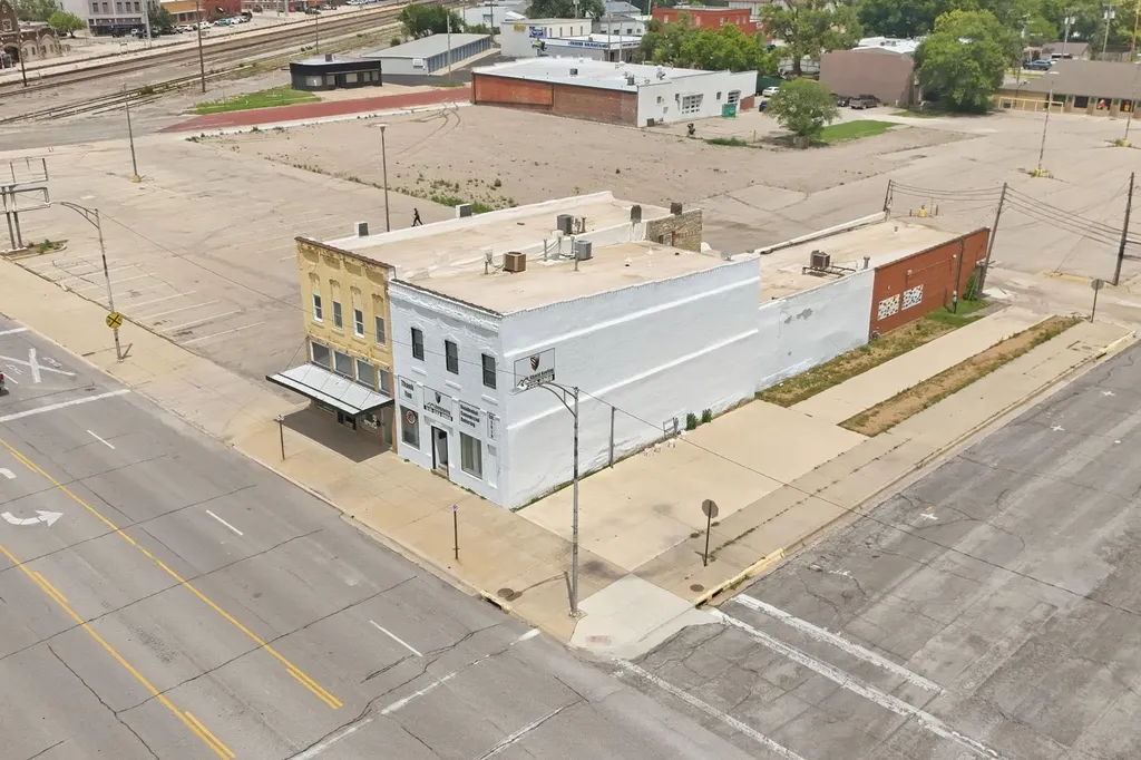 302 N Main Street Newton KS 67114