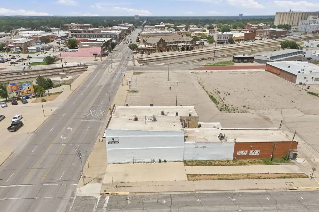 302 N Main Street Newton KS 67114