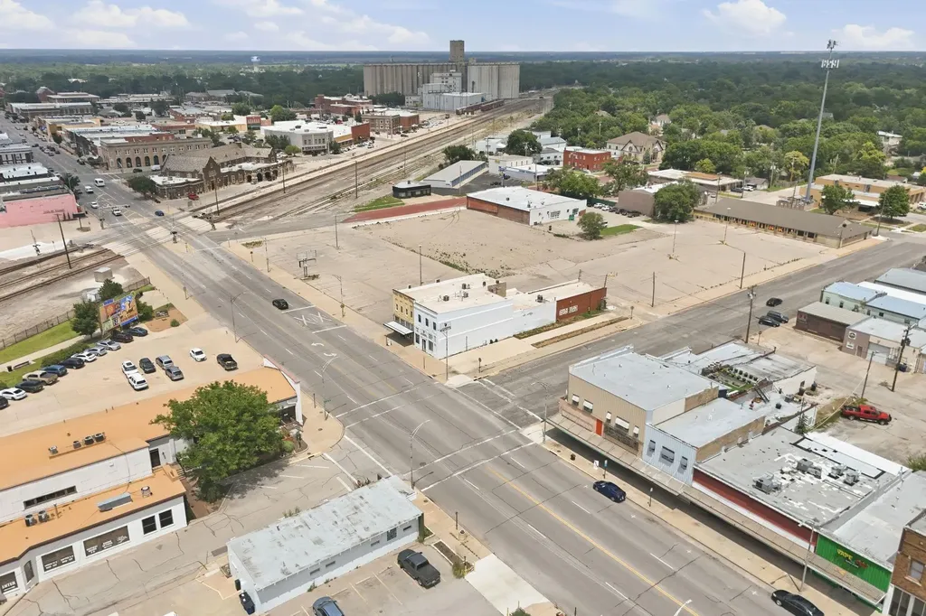302 N Main Street Newton KS 67114