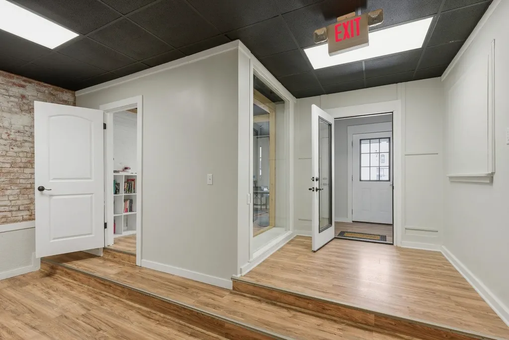 302 N Main Street Newton KS 67114