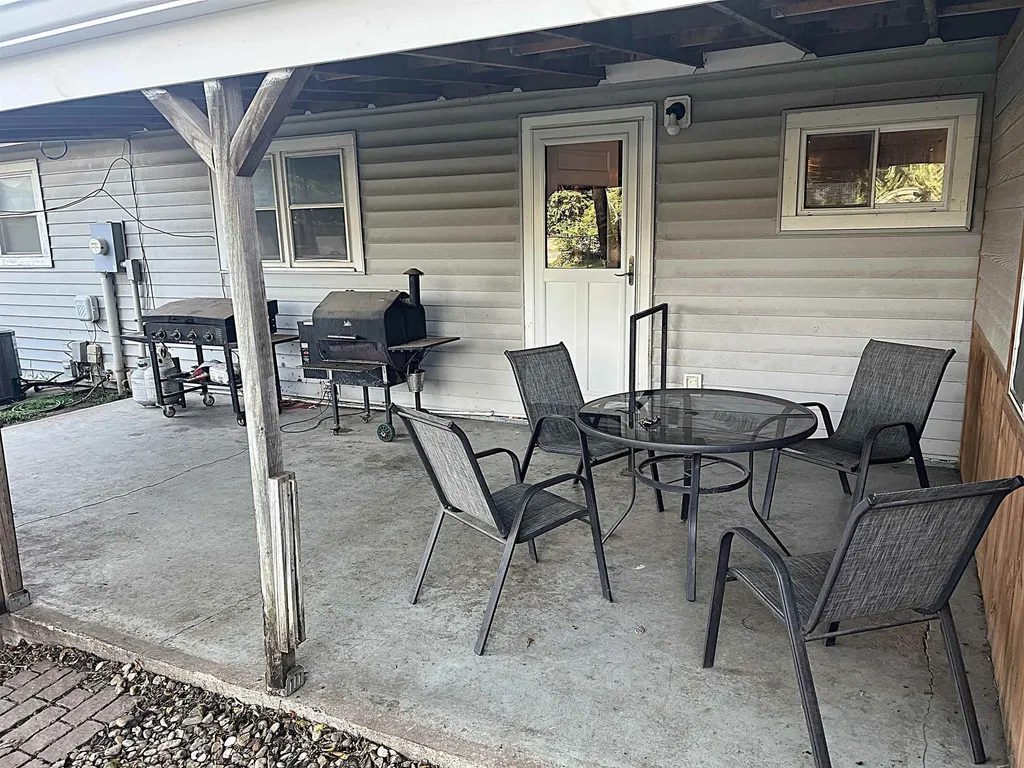 704 N Washington Sedgwick KS 67135