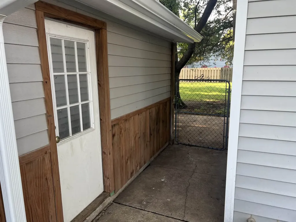 704 N Washington Sedgwick KS 67135