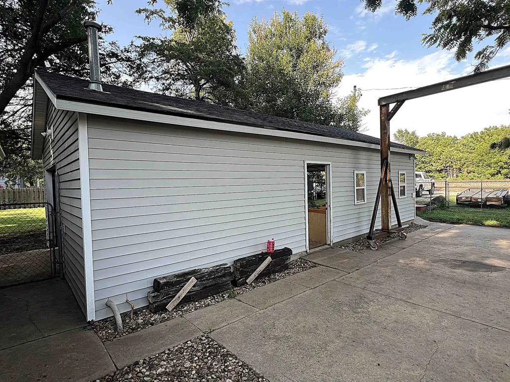 704 N Washington Sedgwick KS 67135