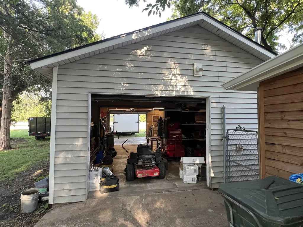 704 N Washington Sedgwick KS 67135