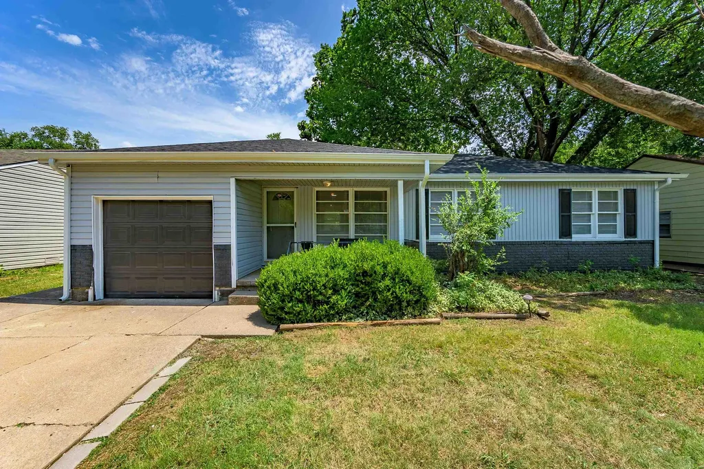 2726 N Spruce Street Wichita KS 67219-4639