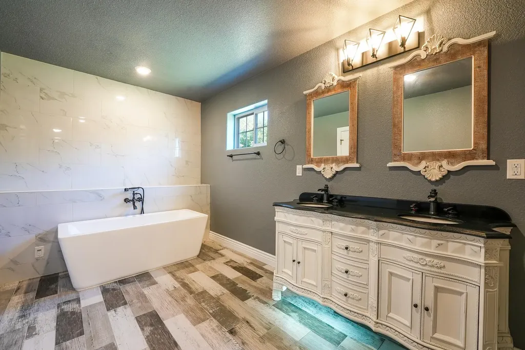 10608 SW 90th Augusta KS 67010