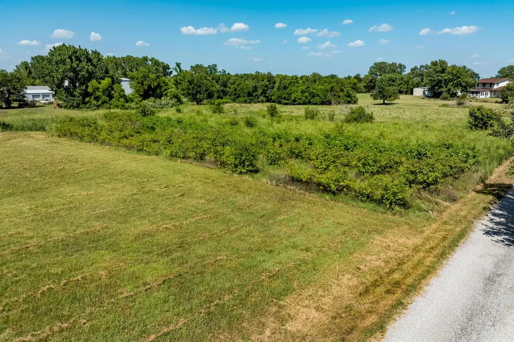 1378 N Hydraulic Road Mulvane KS 67110