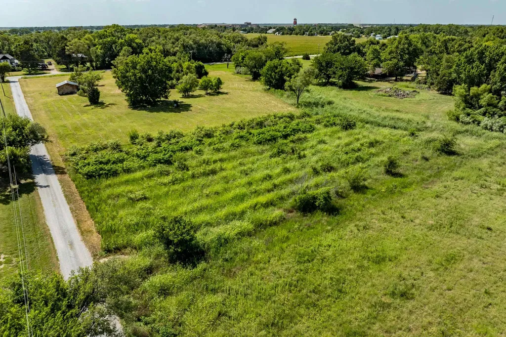 1378 N Hydraulic Road Mulvane KS 67110
