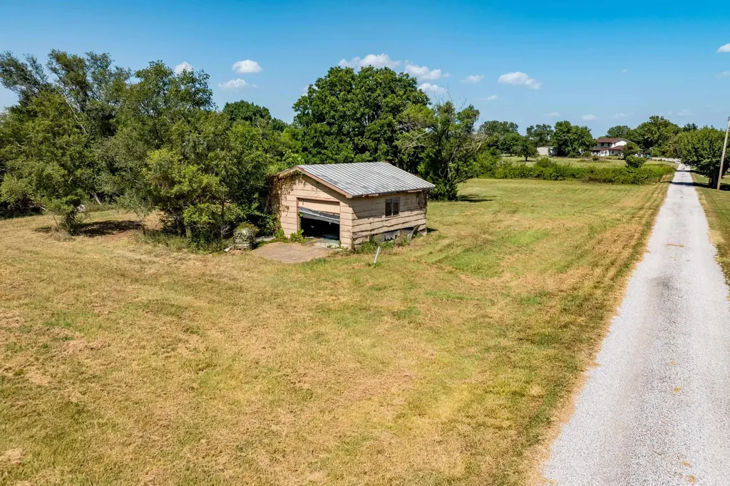 1378 N Hydraulic Road Mulvane KS 67110