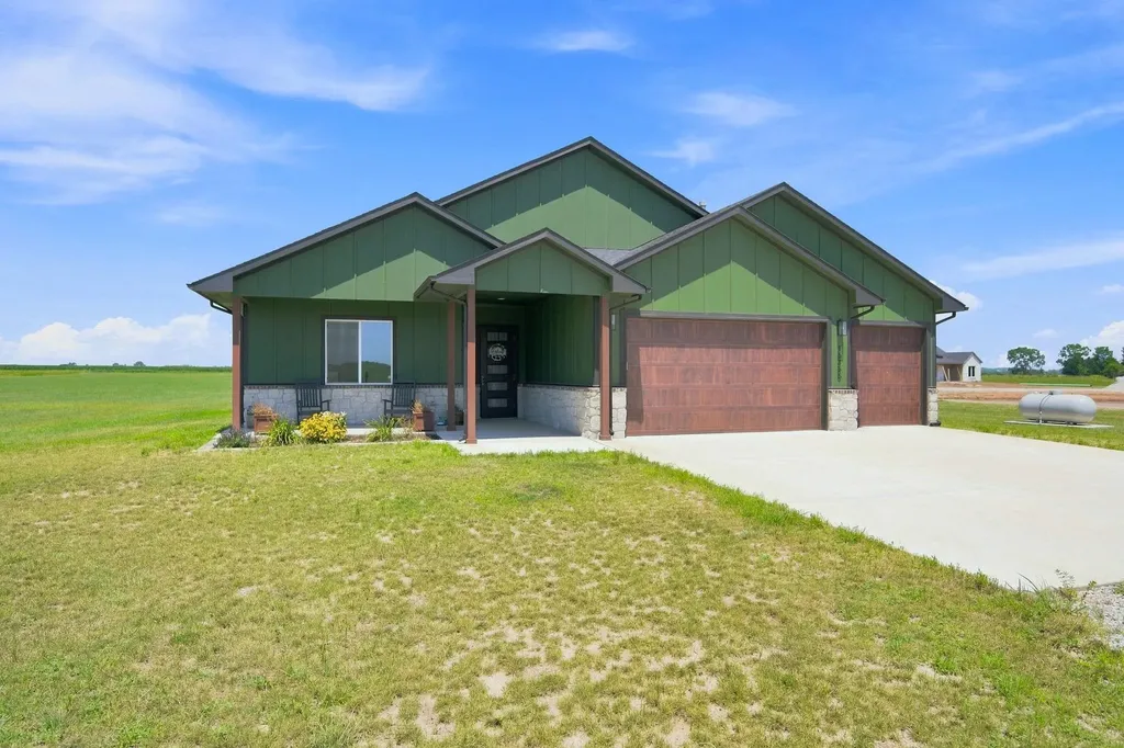 16356 NE 4th Cheney KS 67025