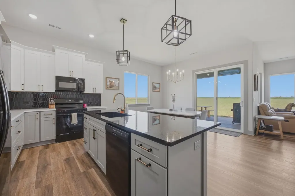 16356 NE 4th Cheney KS 67025