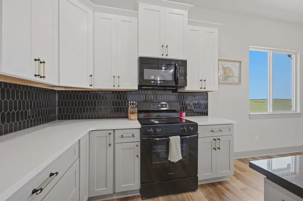 16356 NE 4th Cheney KS 67025