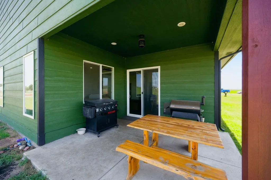 16356 NE 4th Cheney KS 67025