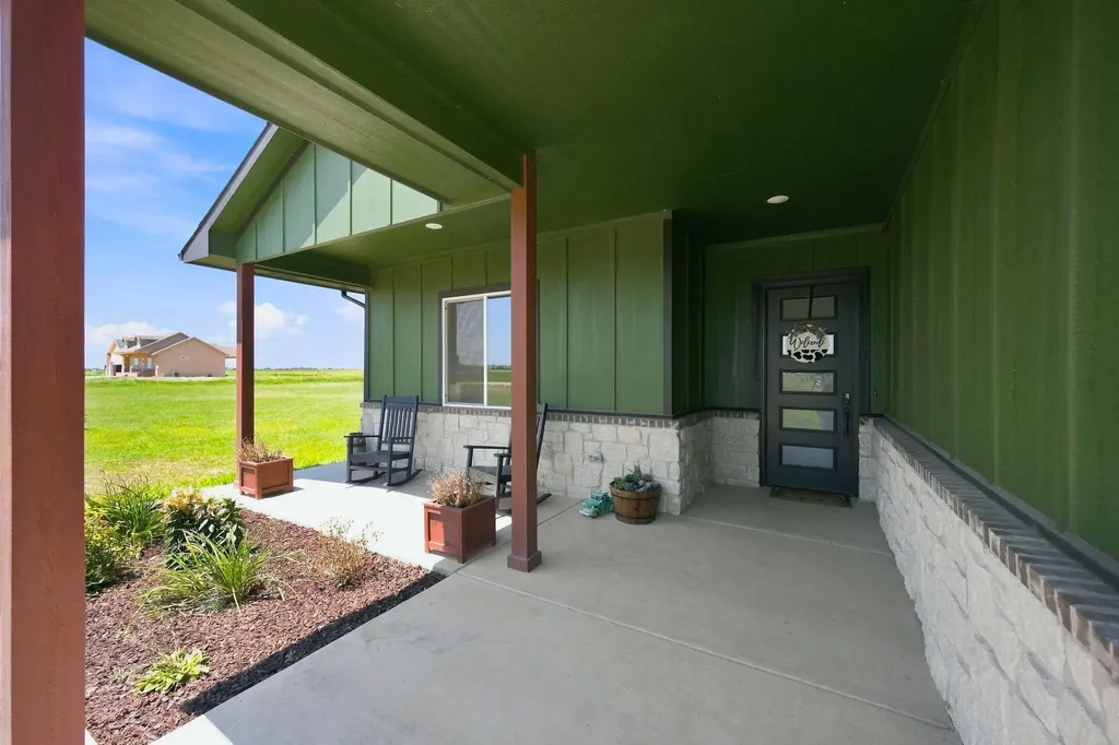 16356 NE 4th Cheney KS 67025