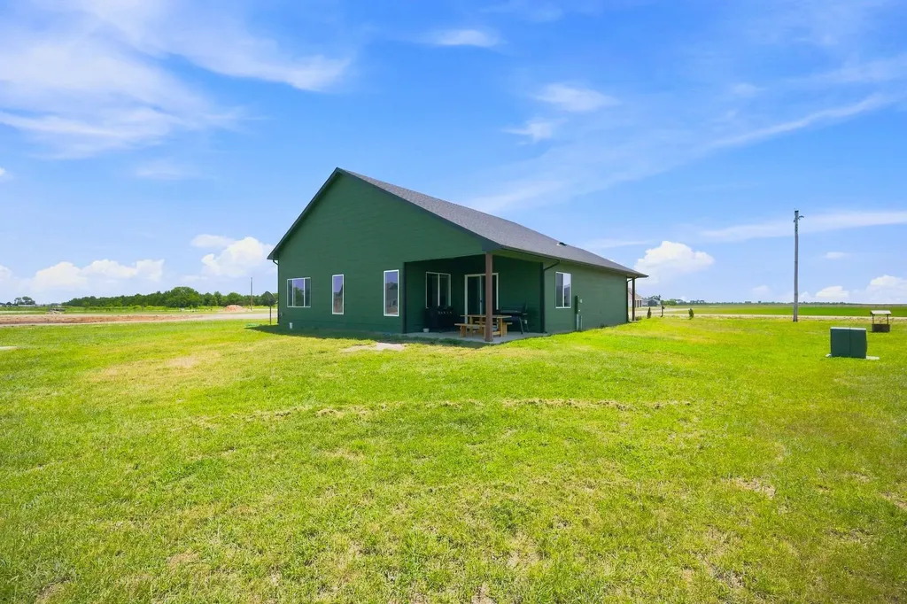 16356 NE 4th Cheney KS 67025