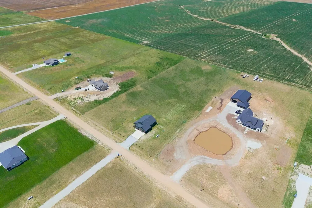 16356 NE 4th Cheney KS 67025