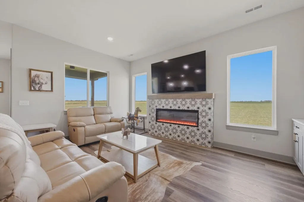 16356 NE 4th Cheney KS 67025