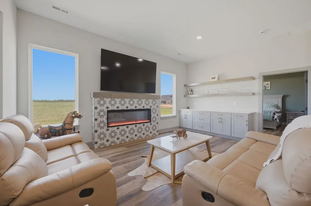 16356 NE 4th Cheney KS 67025