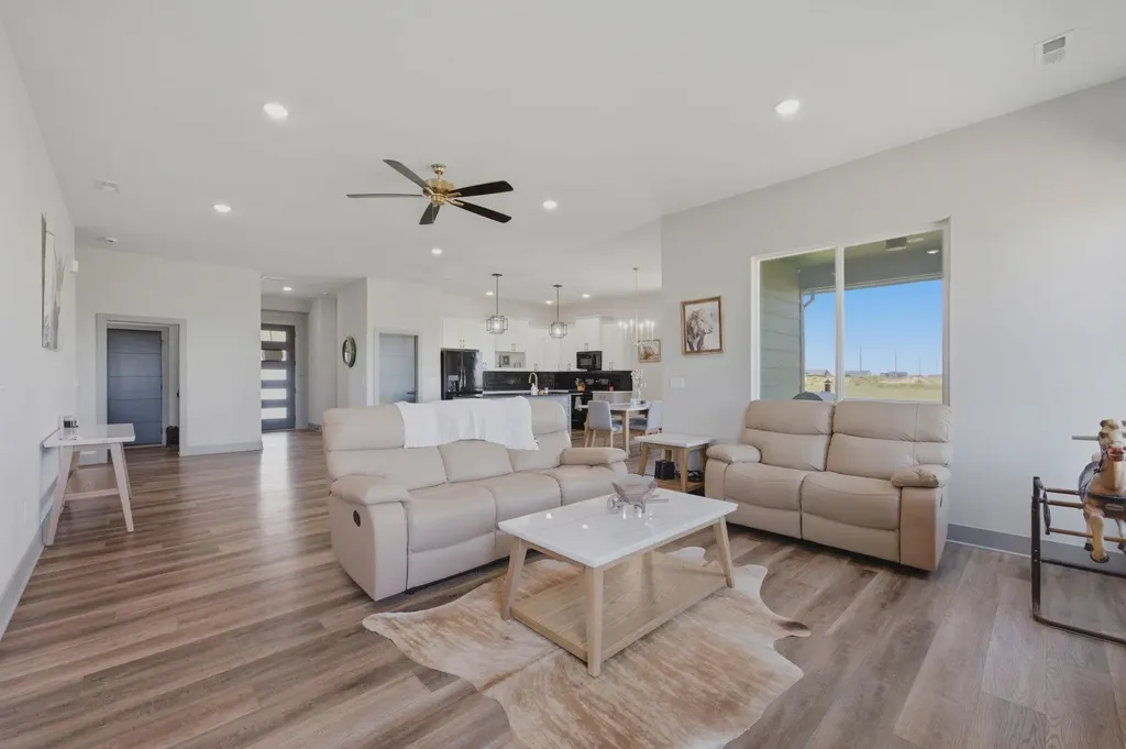 16356 NE 4th Cheney KS 67025