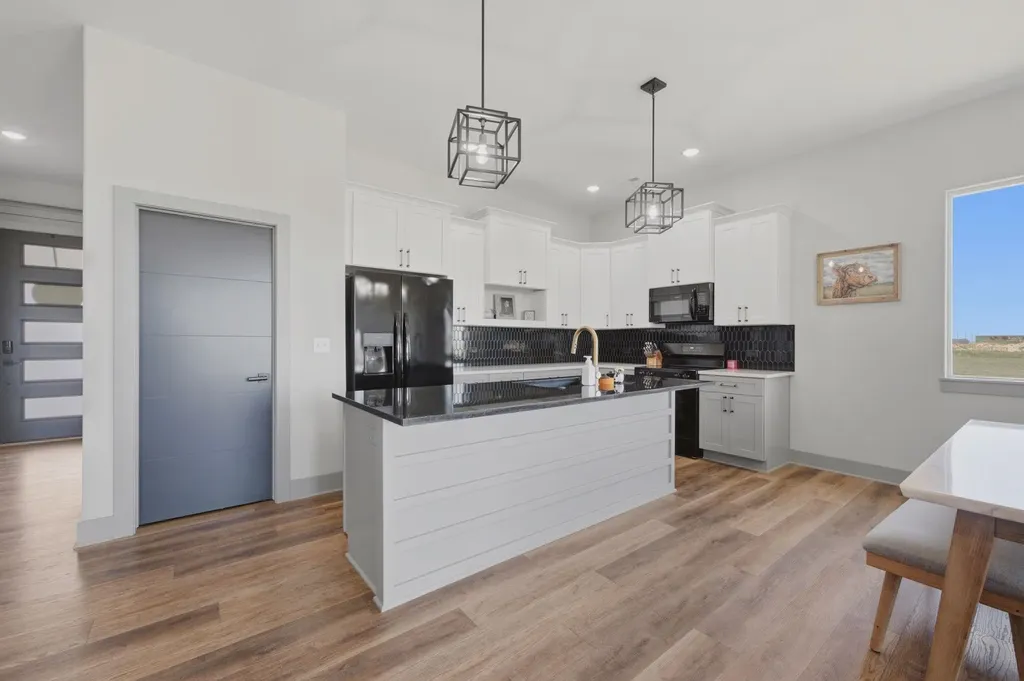 16356 NE 4th Cheney KS 67025