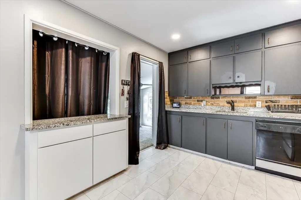 1920 S Fabrique Drive Wichita KS 67218-4736