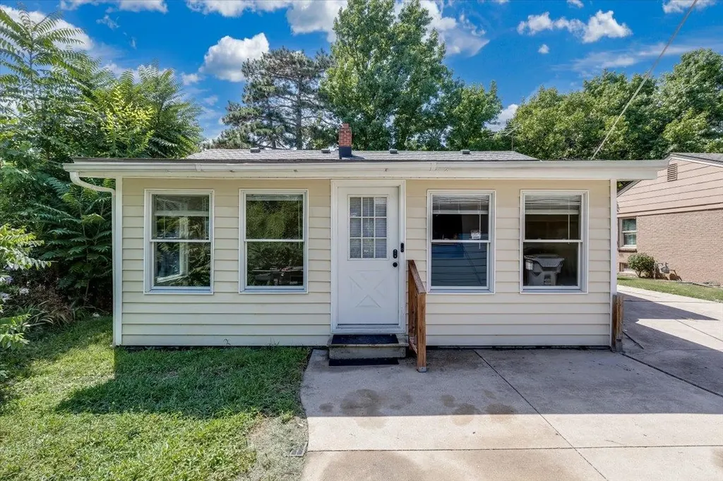 1920 S Fabrique Drive Wichita KS 67218-4736