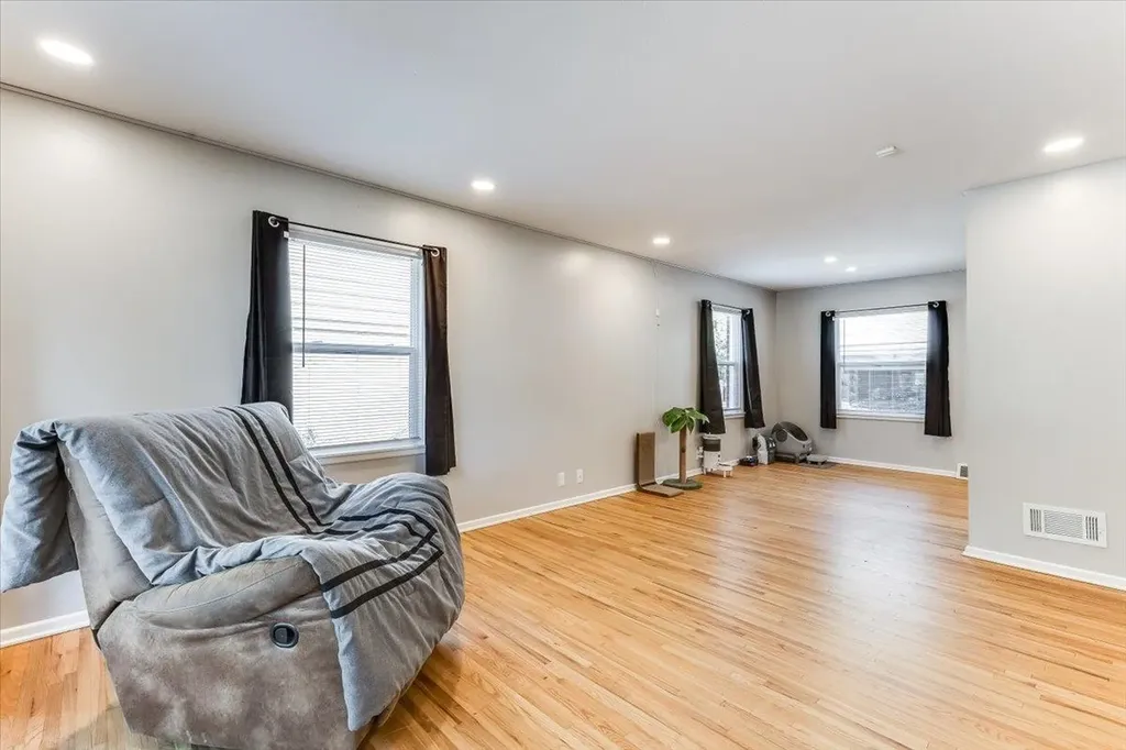 1920 S Fabrique Drive Wichita KS 67218-4736
