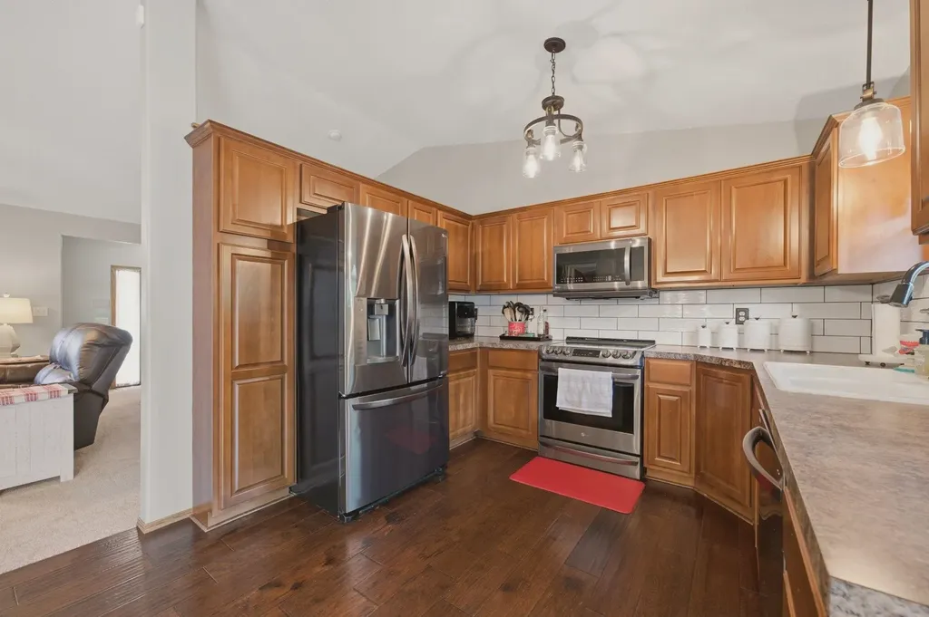2502 S Lark Lane Wichita KS 67215