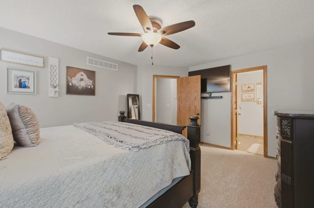 2502 S Lark Lane Wichita KS 67215