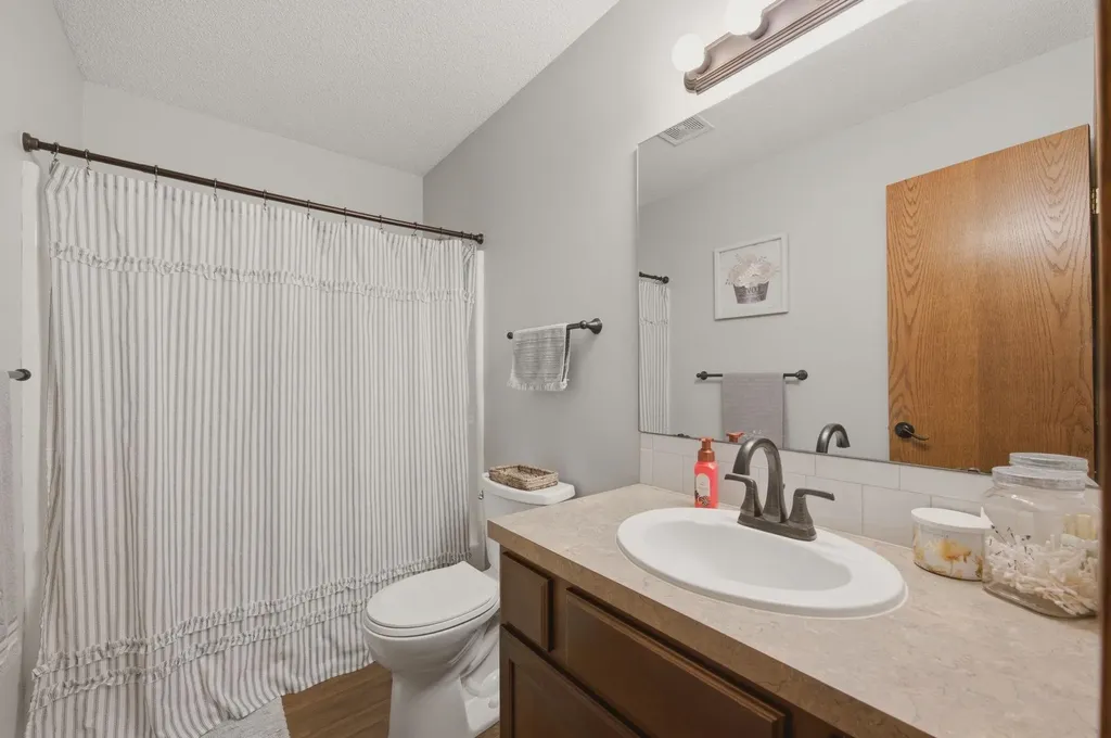 2502 S Lark Lane Wichita KS 67215