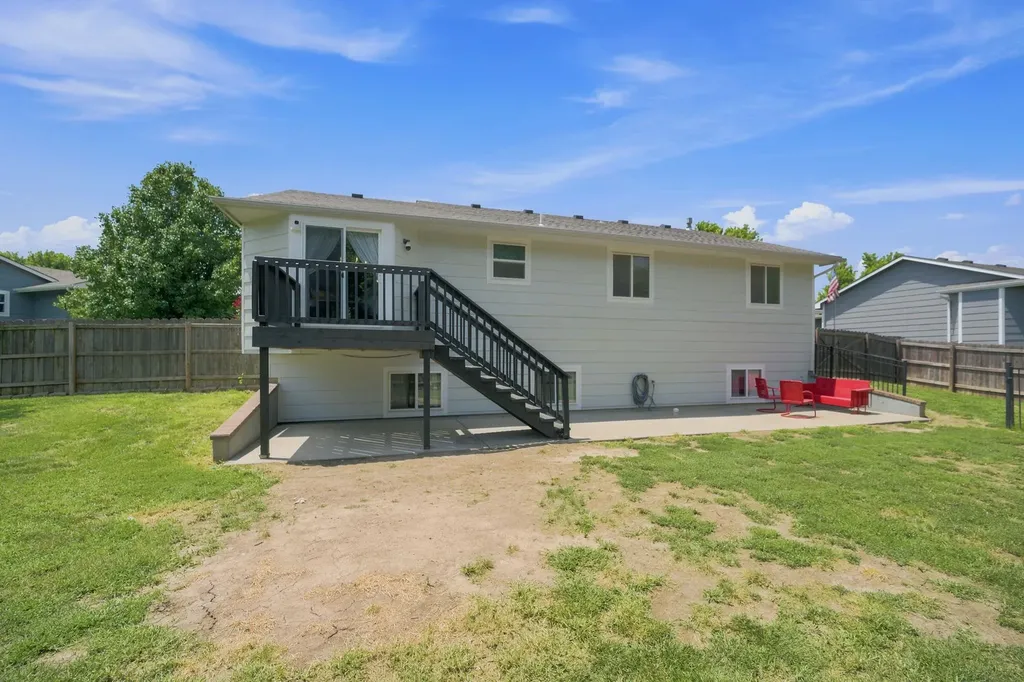 2502 S Lark Lane Wichita KS 67215